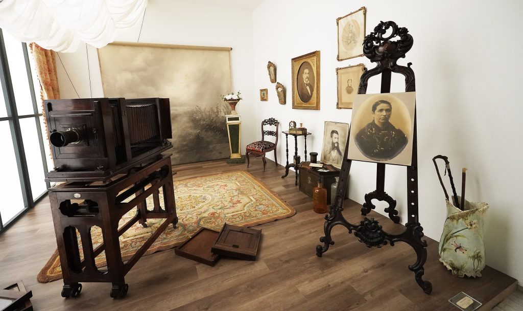 Exposición: "Dibujar con luz. La fotografía en Pontevedra en el siglo XIX"