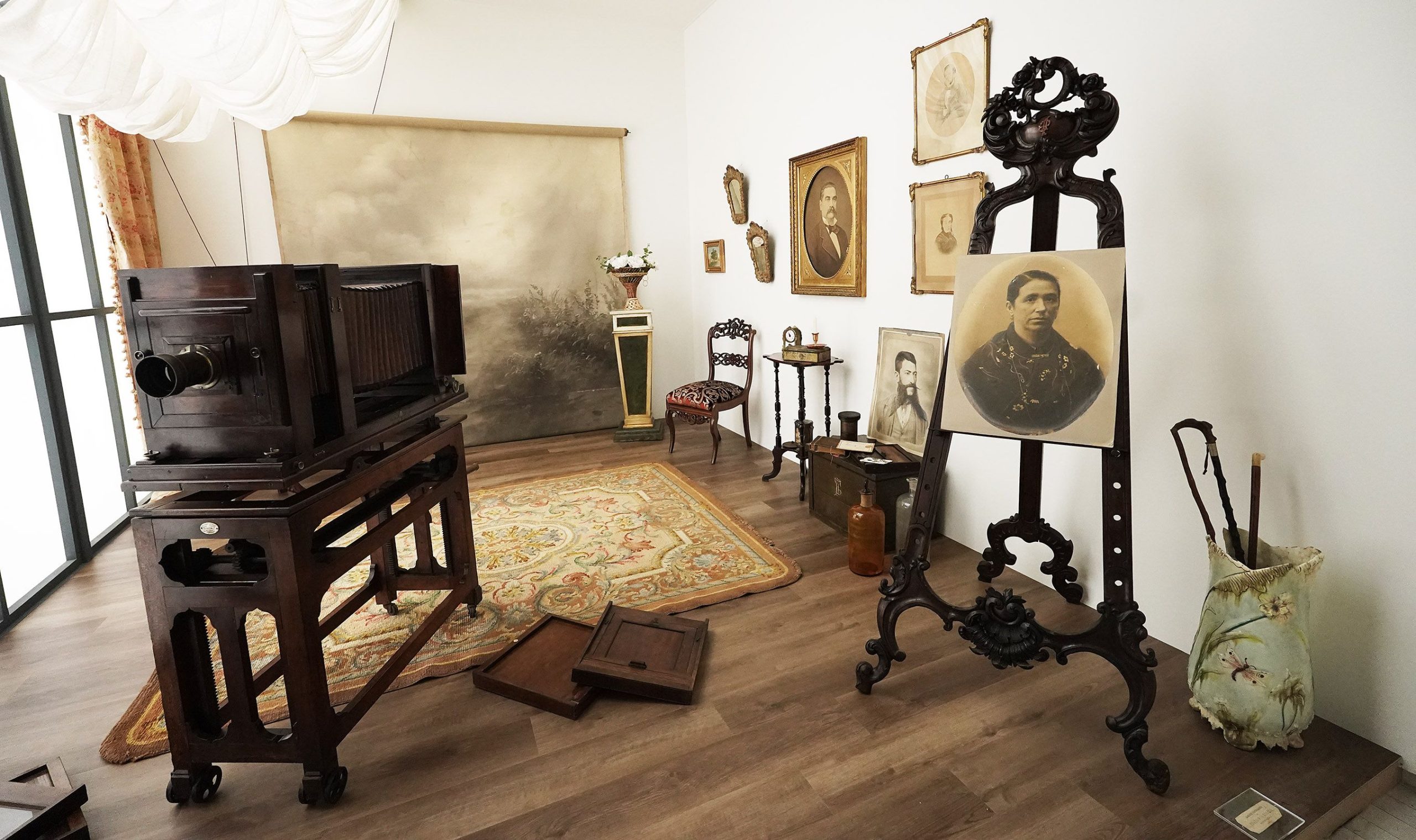 Exposición: "Dibujar con luz. La fotografía en Pontevedra en el siglo XIX"