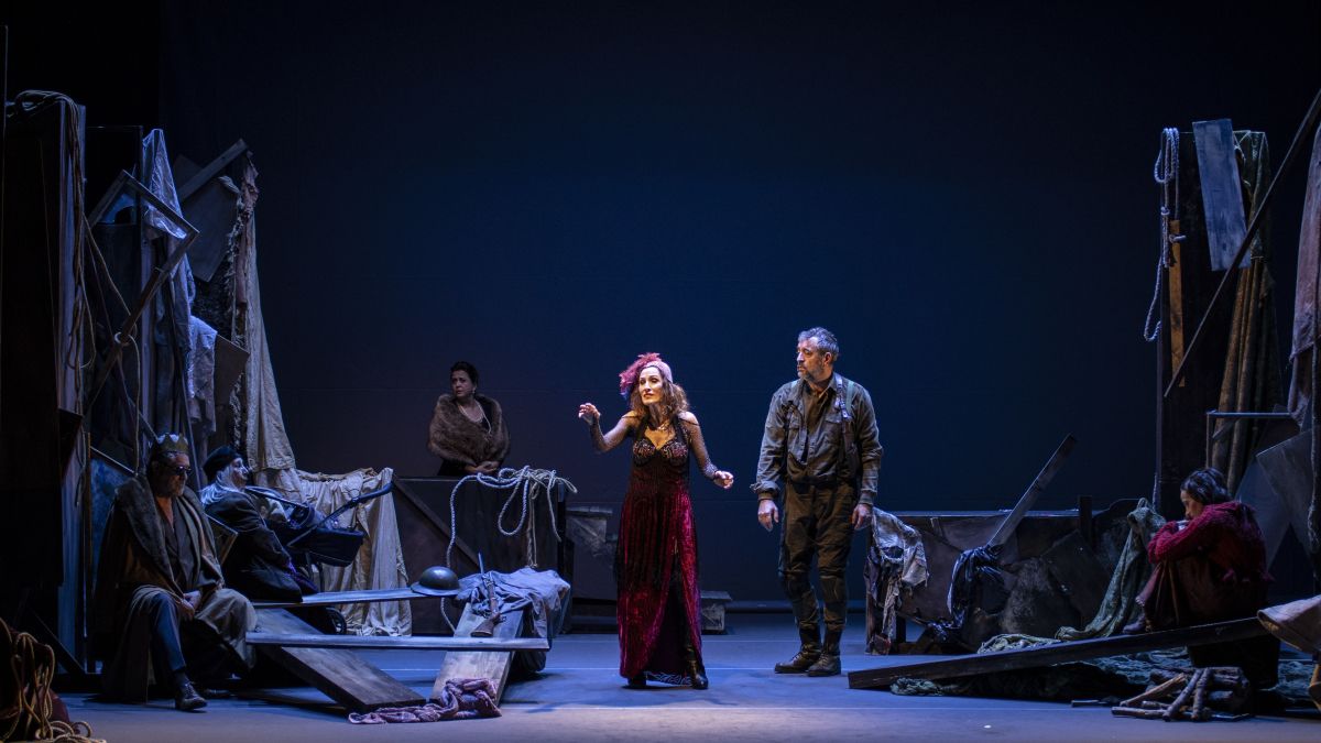 Ponteatro presenta la obra 'Guerra' en el Teatro Principal en Pontevedra