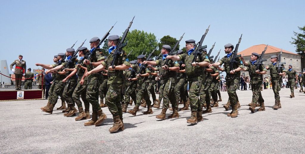 Palestra "¿Vuelve el servicio militar?" en Pontevedra