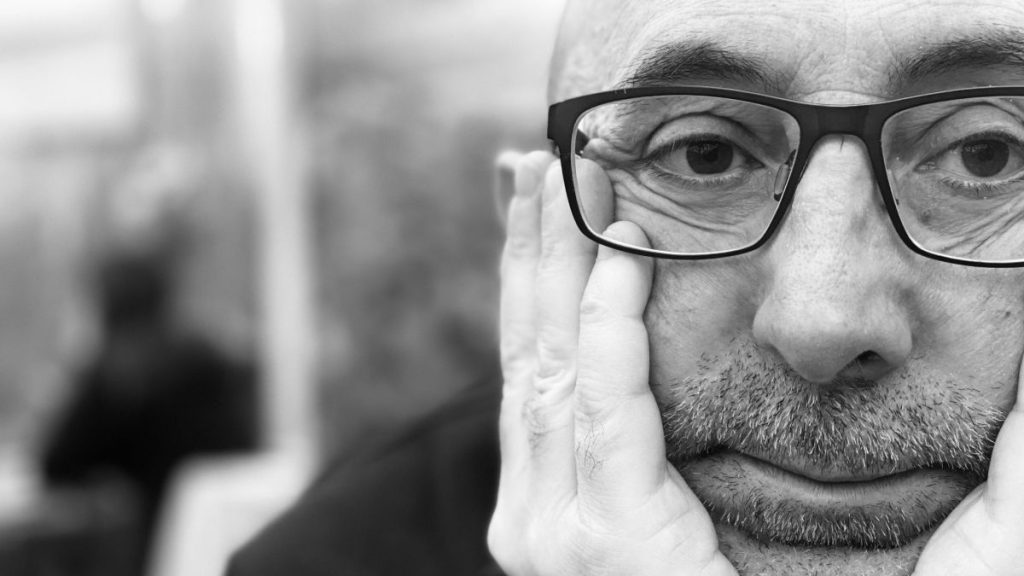 Presentación del libro 'Ahora no es antes', de Antón Baamonde en Pontevedra