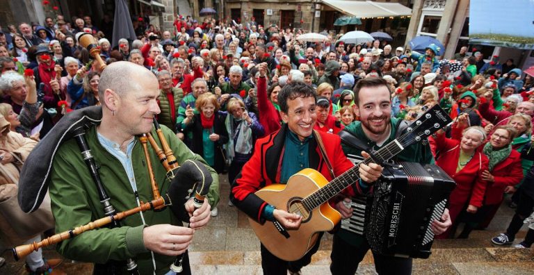 Cantata pública en Pontevedra: Grândola Vila Morena