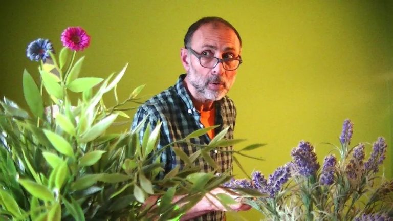Manuel Pombal presenta el espectáculo infantil 'Frumario el bibliotecario' en O Grove