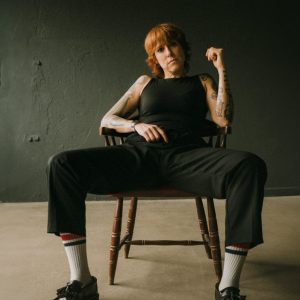 Presentación del libro-disco 'Nadando na incerteza' de Sés en el Museo Manuel Torres en Marín