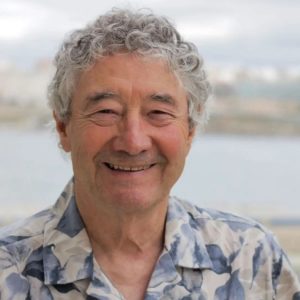 Presentación del libro 'O eco das ondas' por César Morán en Pontevedra