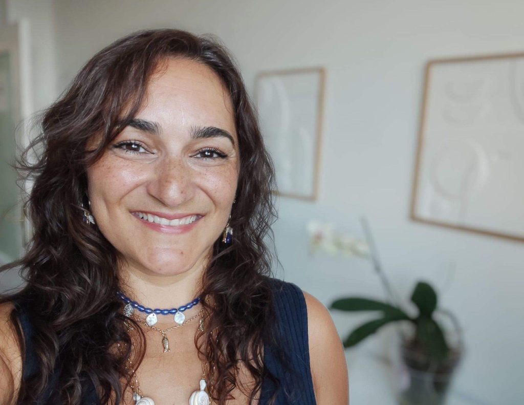 Presentación del libro 'O faiado das papoulas' de Baia Fernández De La Torre en Pontevedra