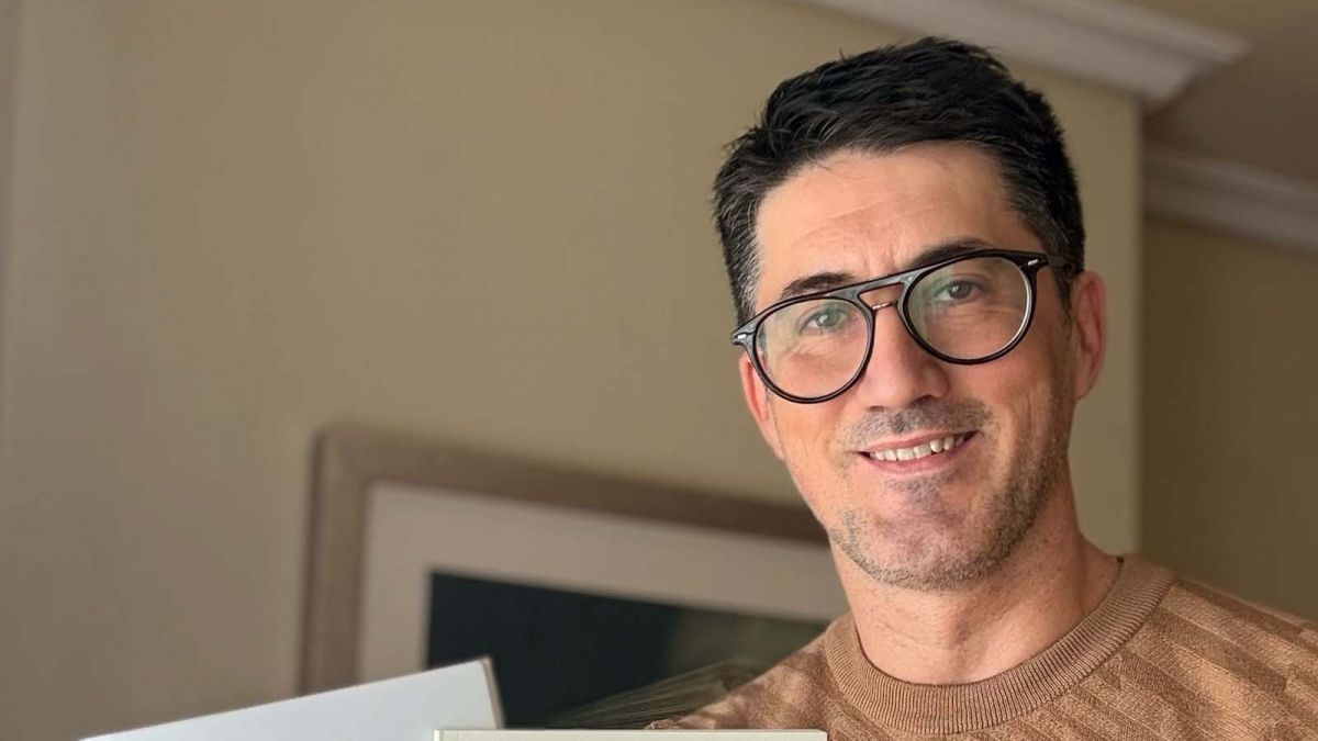 Presentación del poemario 'Somos' de Luís Valle en Pontevedra