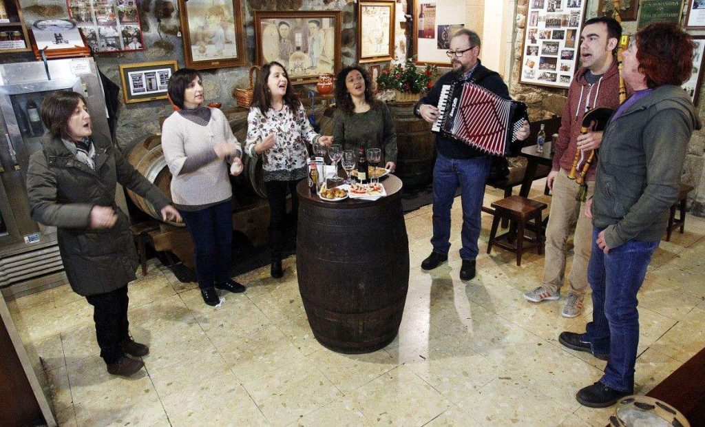 Cantos de Taberna con Troula na Barquiña en Pontevedra