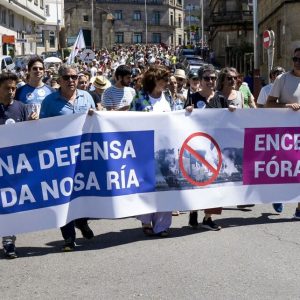 Mani-Festa por el cierre de ALTRI y Ence en Pontevedra
