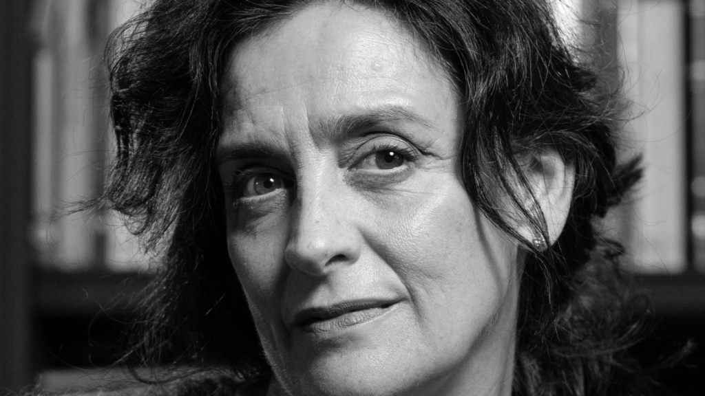 Presentación del libro 'Una conciencia nueva' por Silvia Bardelás en Pontevedra