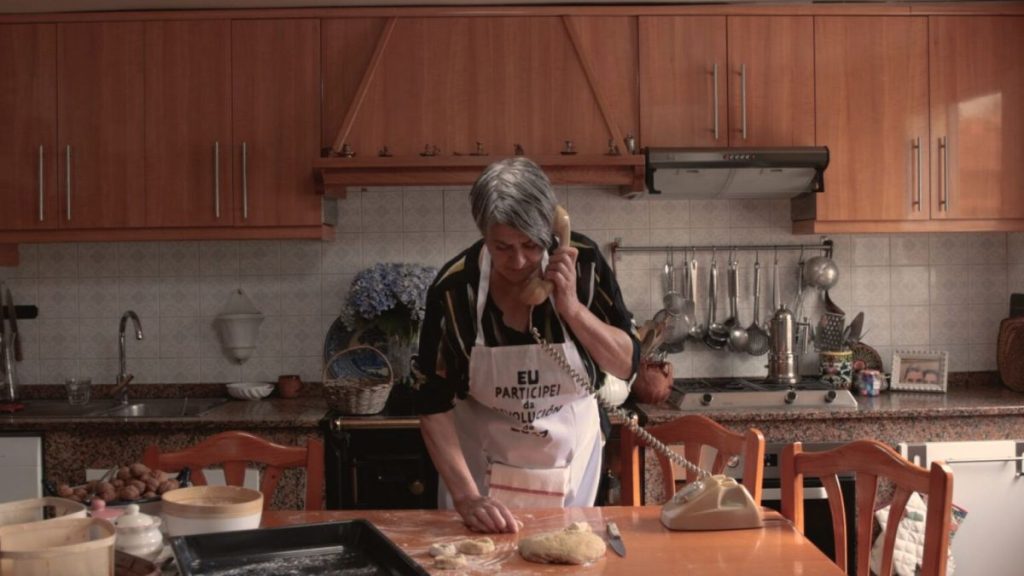 Proyección de la cortometraje "Raíces. Da utopía en diante" en Marín