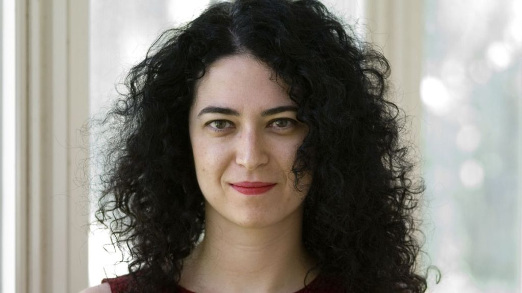 Encuentro literario con Olalla Cociña en Libraría Paz