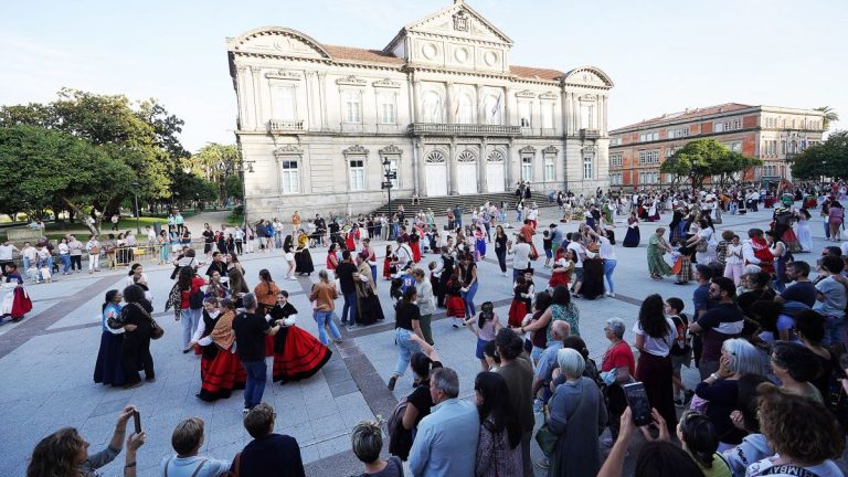 Espectáculo "Percorriendo a nosa Galicia. No Torreiro" en Pontevedra