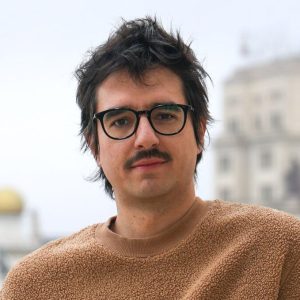 Presentación del libro 'Generación inquilina' de Javier Gil en Pontevedra