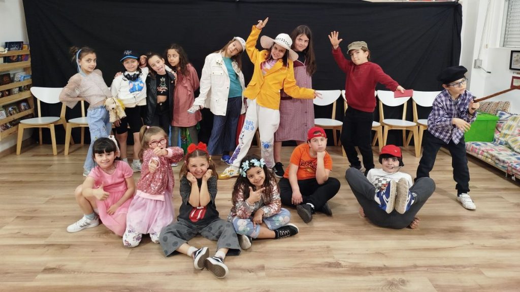 Representación Teatral: "Moita TV!" por el Grupo "O Merlo" en Sanxenxo