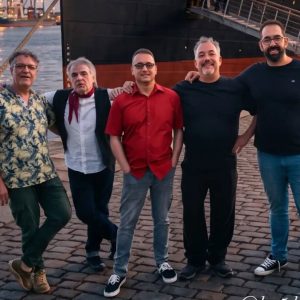 Concierto de 'Los 5 del Titanic' en Pub Bazaar de Pontevedra