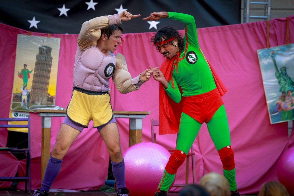 Espectáculo de Nuevo Circo por Muu en Cambados