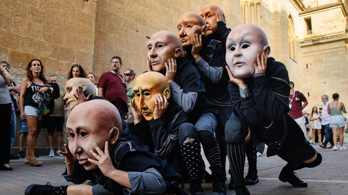 Itineranta transforma el centro histórico de Pontevedra en un escenario cultural