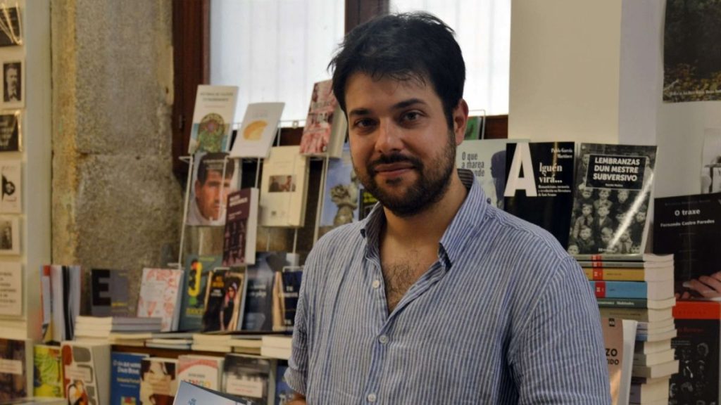 Presentación del libro 'A lingua estranxeira' de Brais Lamela en Pontevedra