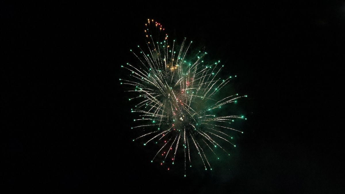 Espectáculo de fuegos artificiales en las Fiestas de la Peregrina 2026 en Pontevedra
