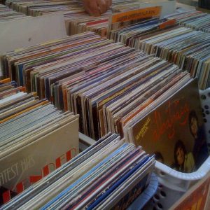 Baixo a Agulla 2026: jornada de vinilos y música independiente en Pontevedra