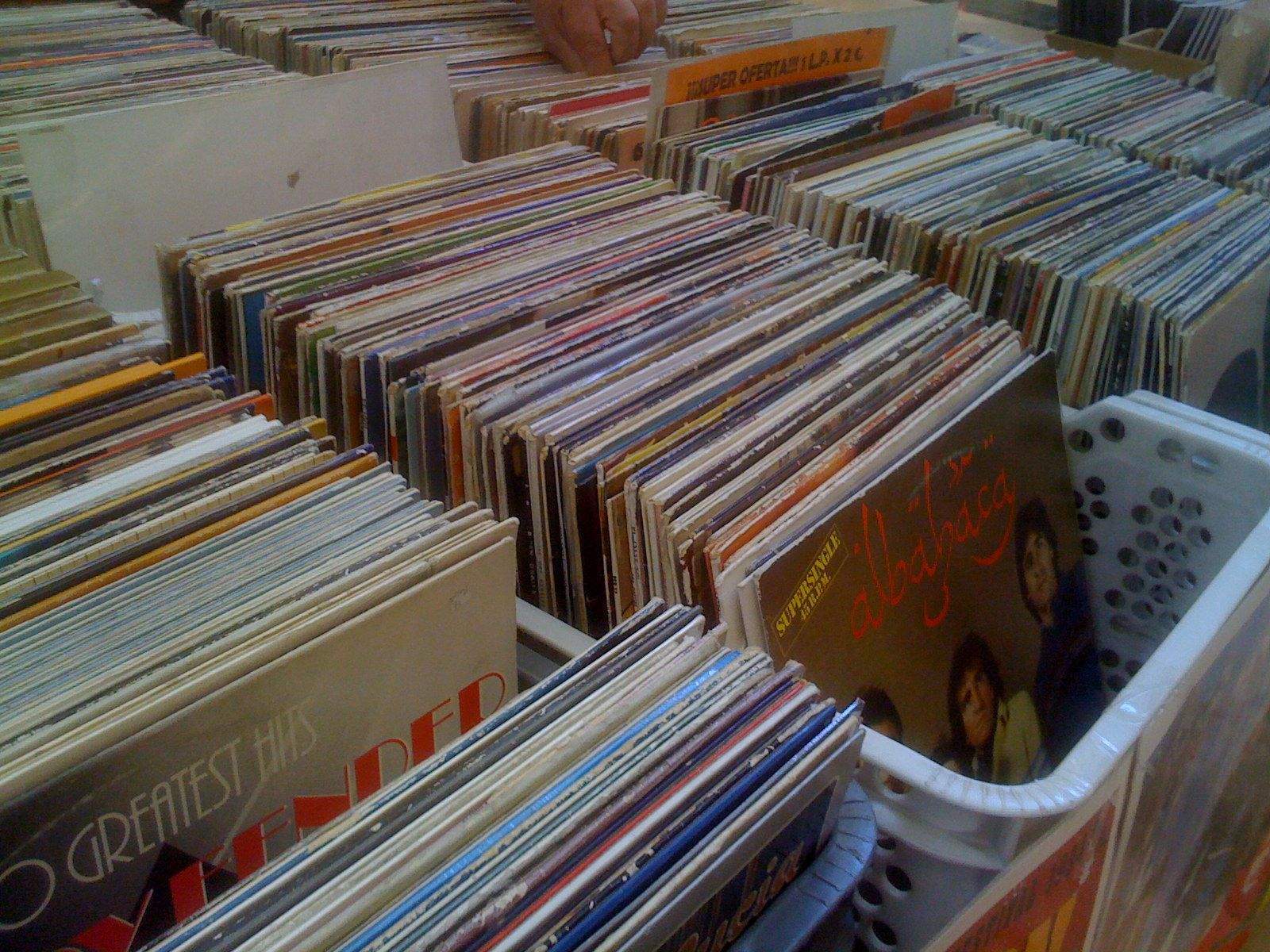 Baixo a Agulla 2026: jornada de vinilos y música independiente en Pontevedra