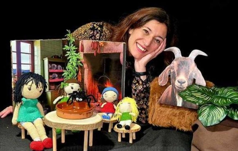 Cuentacuentos 'A Cabra Montesina' en la Biblioteca Pública Rosalía de Castro en Vilagarcía de Arousa