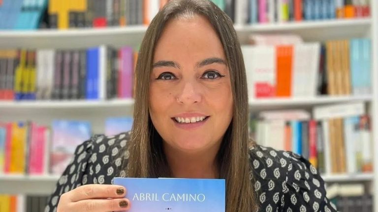 Encuentro literario con Abril Camino en Pontevedra