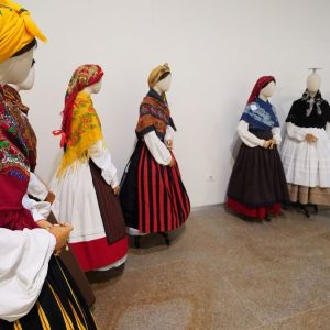 Exposición etnográfica «Los trajes de una vida» en Pontevedra