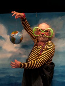 Xan Perillán y la maleta mágica: teatro familiar en Vilagarcía de Arousa