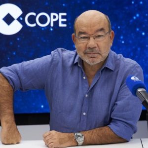 Conferencia de Ángel Expósito en la Escuela Naval Militar de Marín sobre comunicación en tiempos de incertidumbre