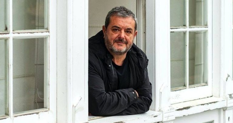 Presentación de "Só os mortos saben a verdade" de Óscar Guzmán en Libraría Paz, Pontevedra
